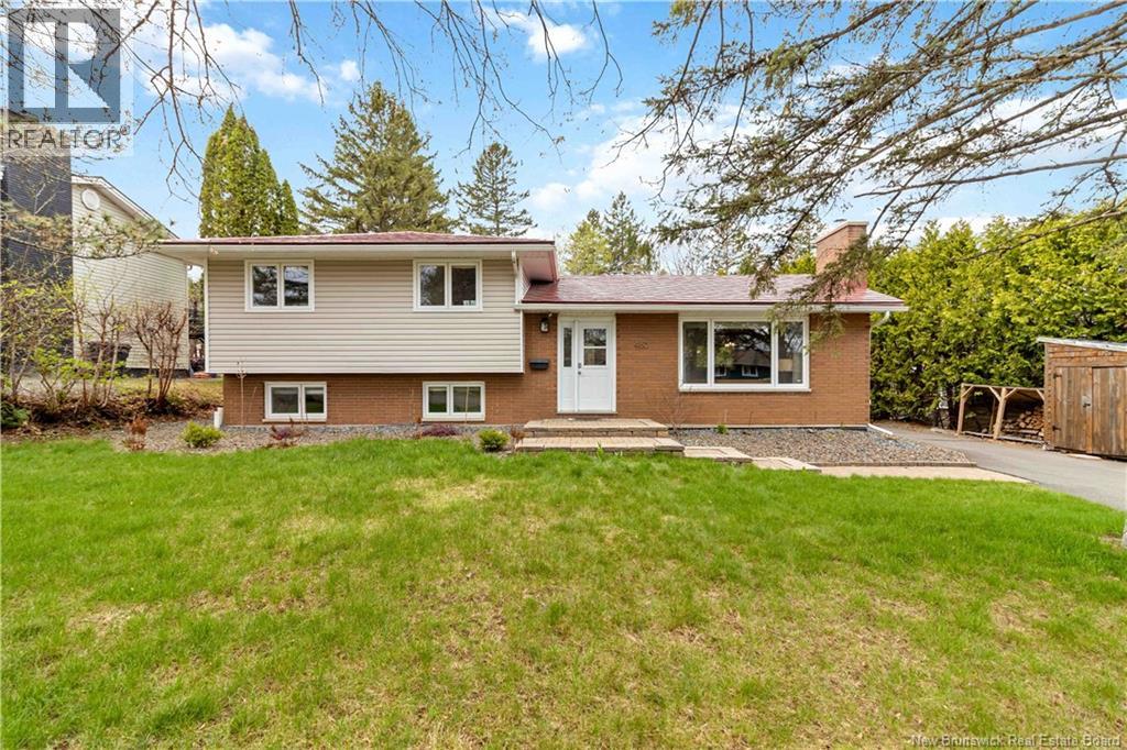 460 Dufferin Street, Fredericton, New Brunswick  E3B 3A7 - Photo 2 - NB139169