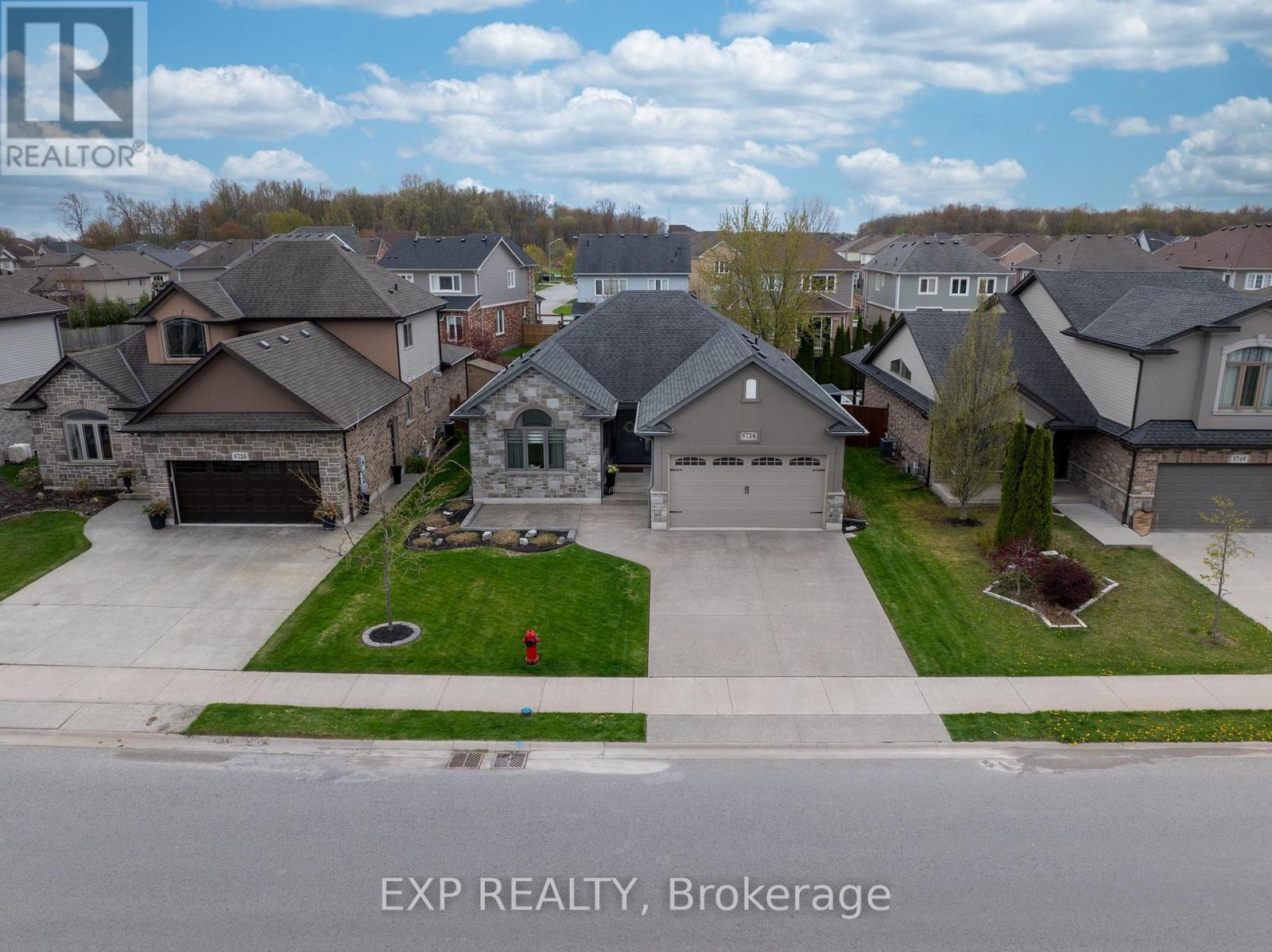 8736 Angie Drive, Niagara Falls, Ontario  L2H 0H9 - Photo 3 - X13110288