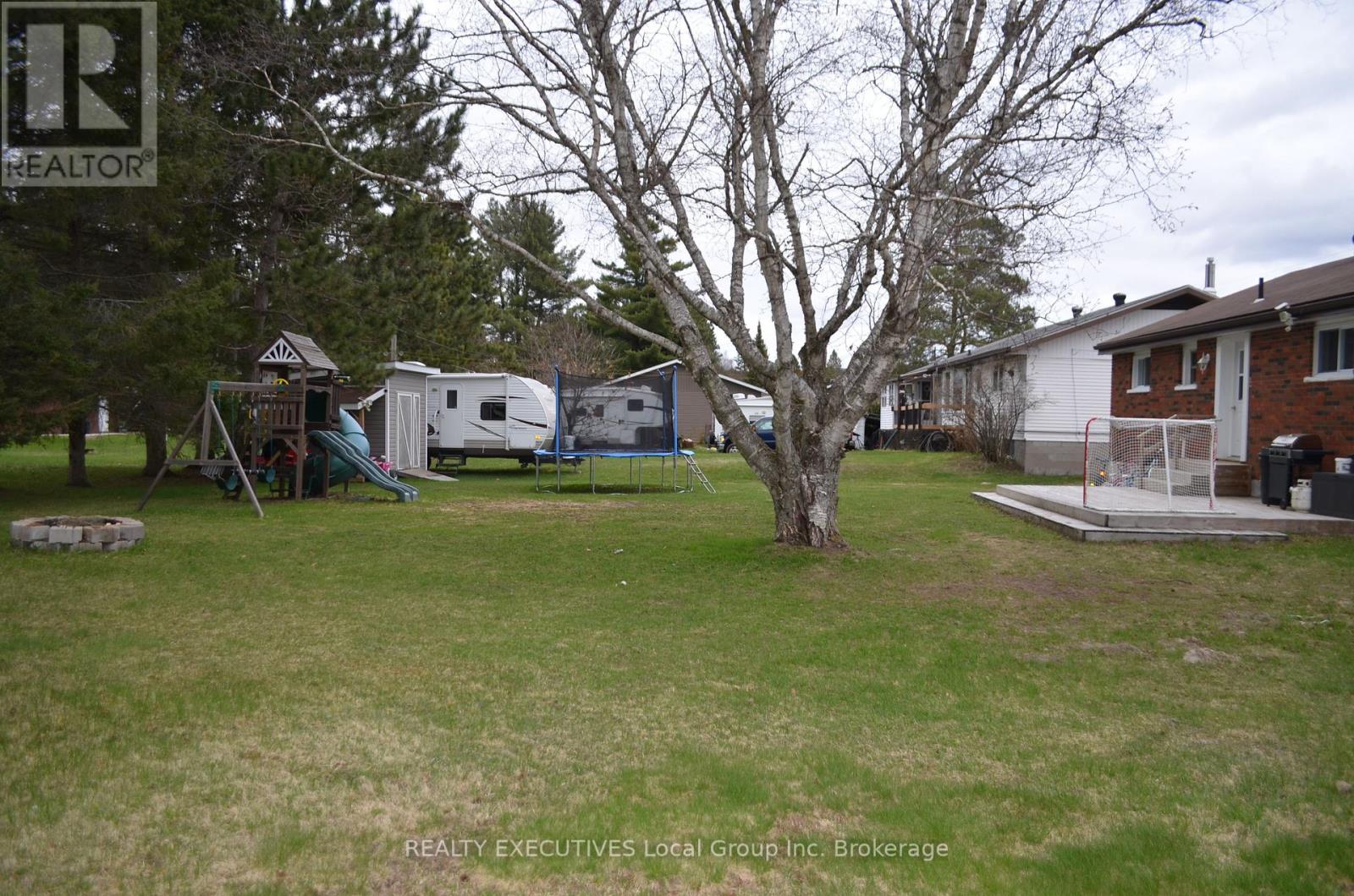 412 Sweezy Street W, Powassan, Ontario  P0H 2L0 - Photo 10 - X13110562