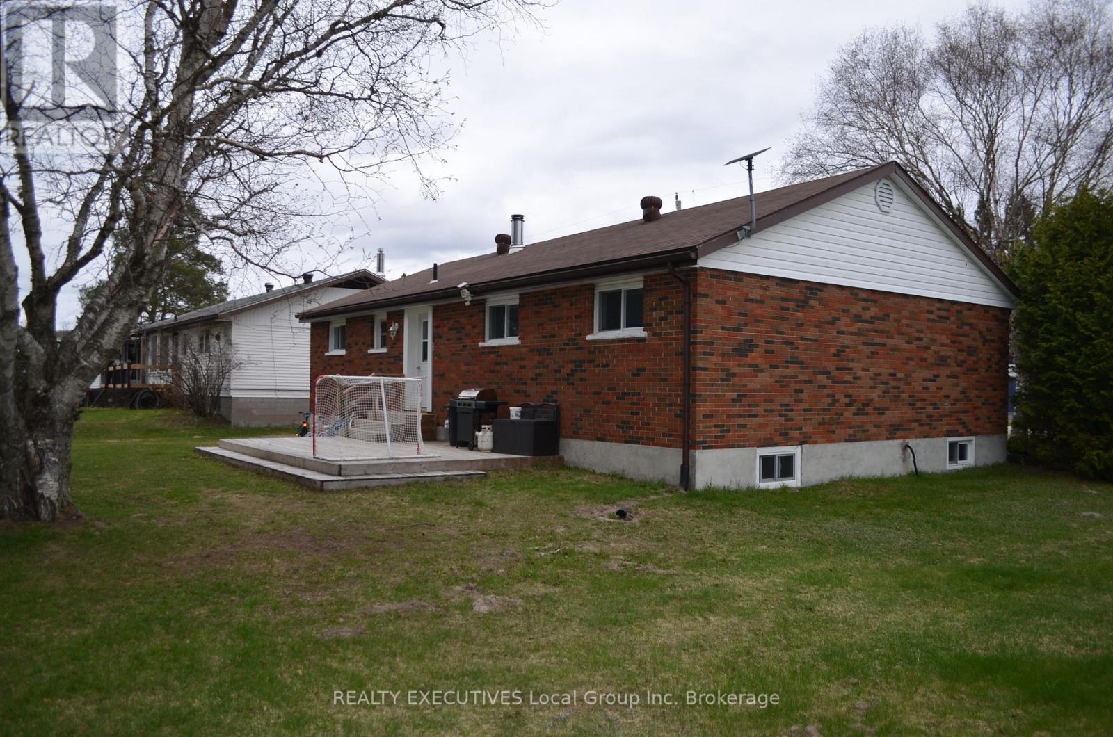 412 Sweezy Street W, Powassan, Ontario  P0H 2L0 - Photo 9 - X13110562
