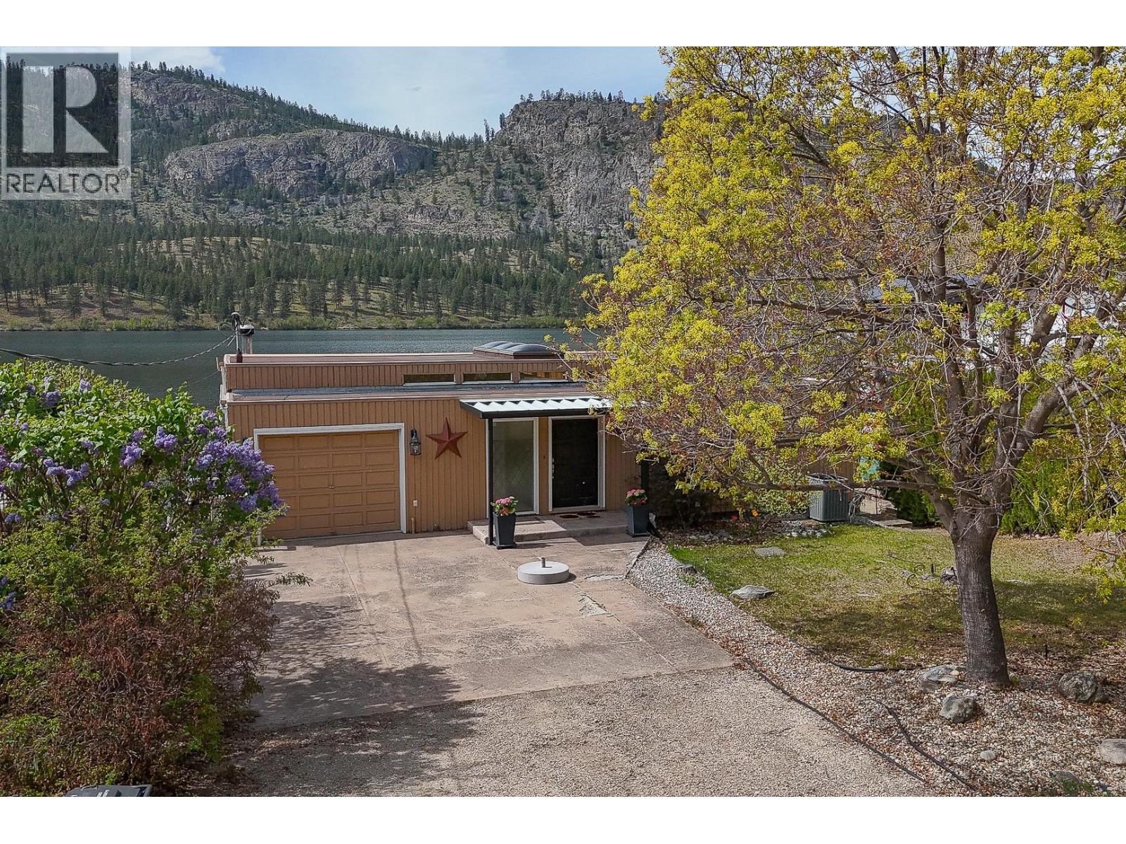 3120 Vaseux Lake Crescent, Okanagan Falls, British Columbia  V0H 1R2 - Photo 2 - 10383243