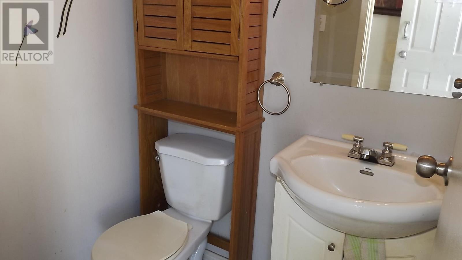 16 Hergott Ave, Elliot Lake, Ontario  P5A 3A8 - Photo 10 - SM260497