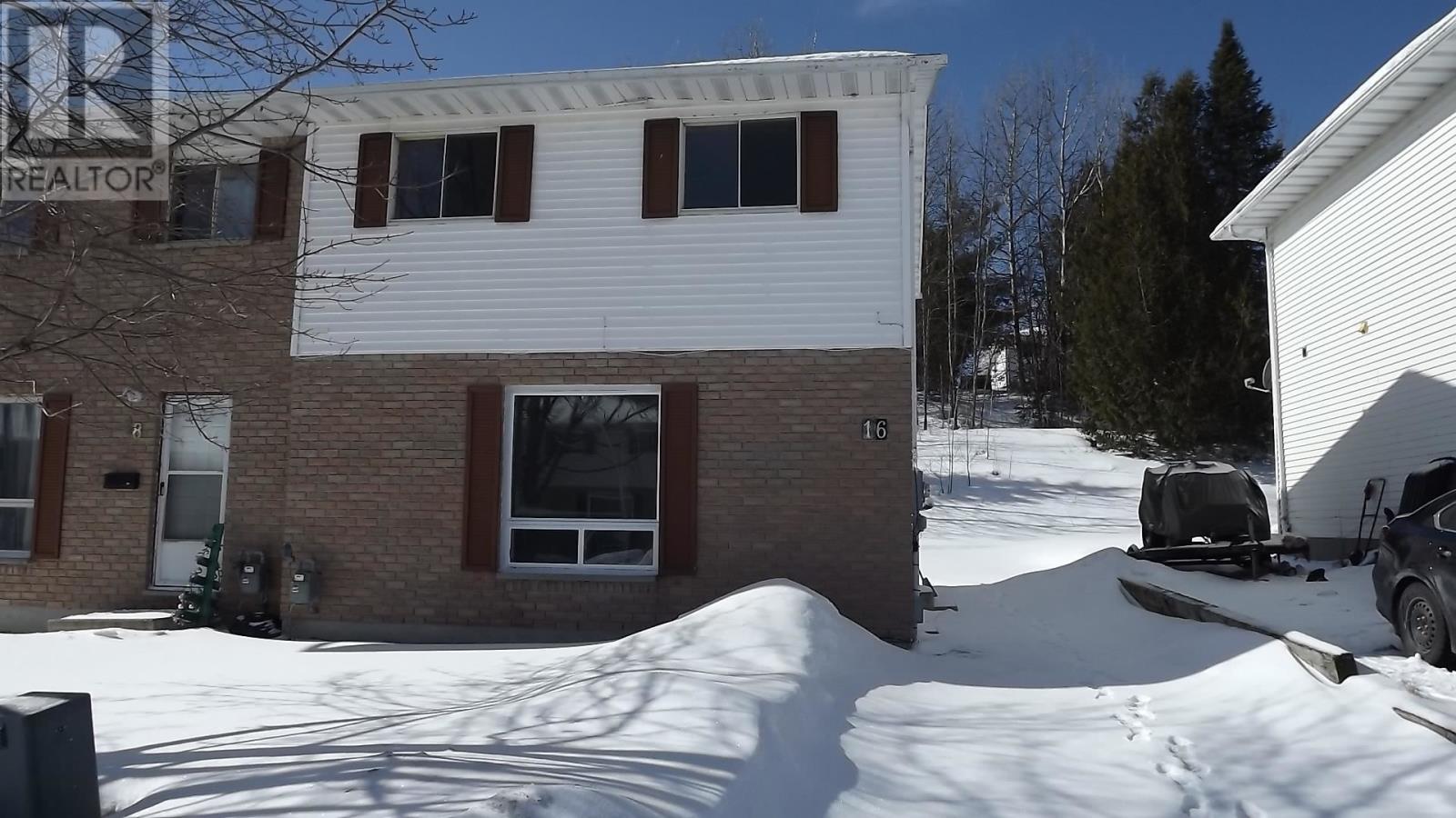16 Hergott Ave, Elliot Lake, Ontario  P5A 3A8 - Photo 1 - SM260497