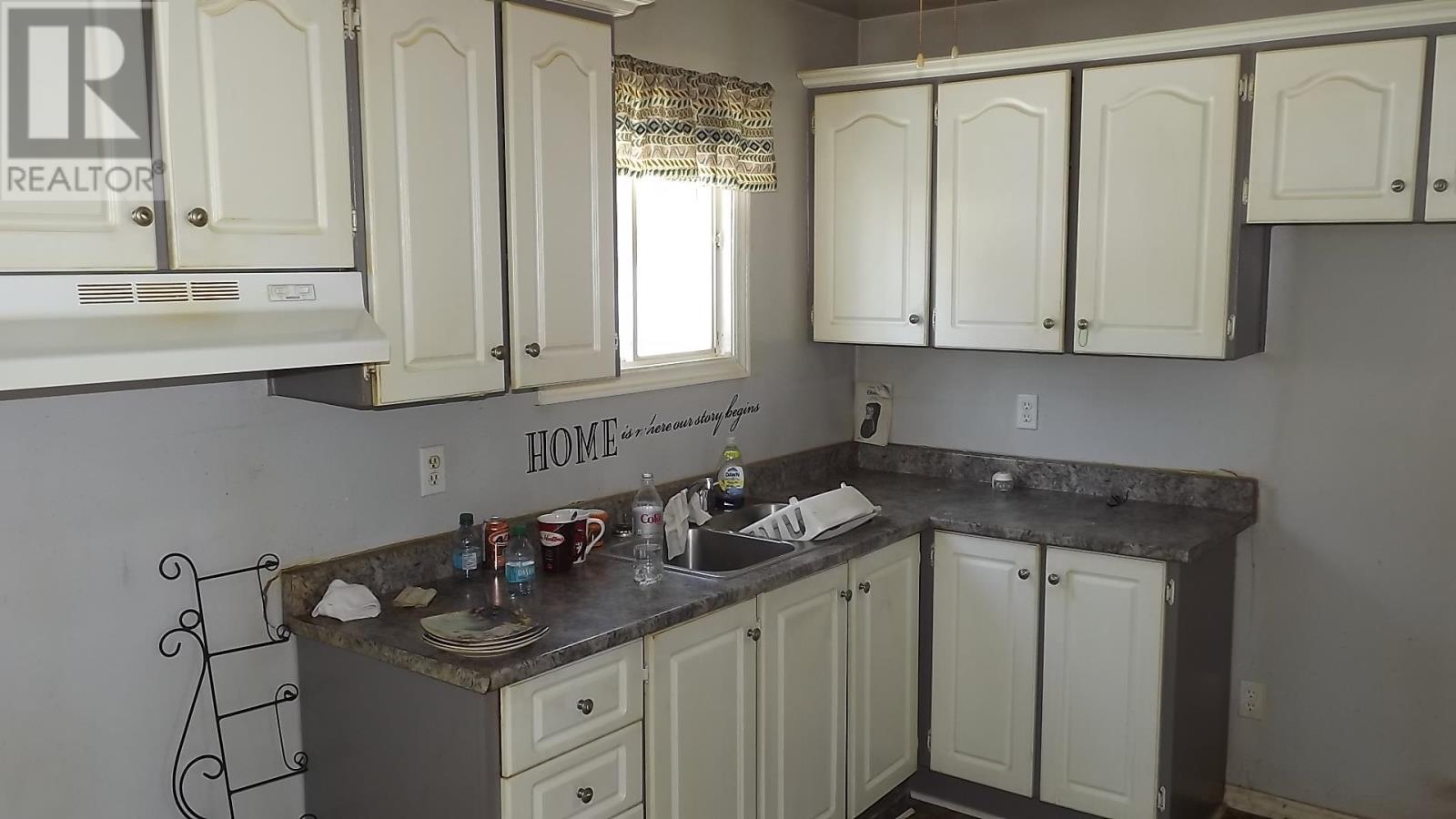 16 Hergott Ave, Elliot Lake, Ontario  P5A 3A8 - Photo 9 - SM260497