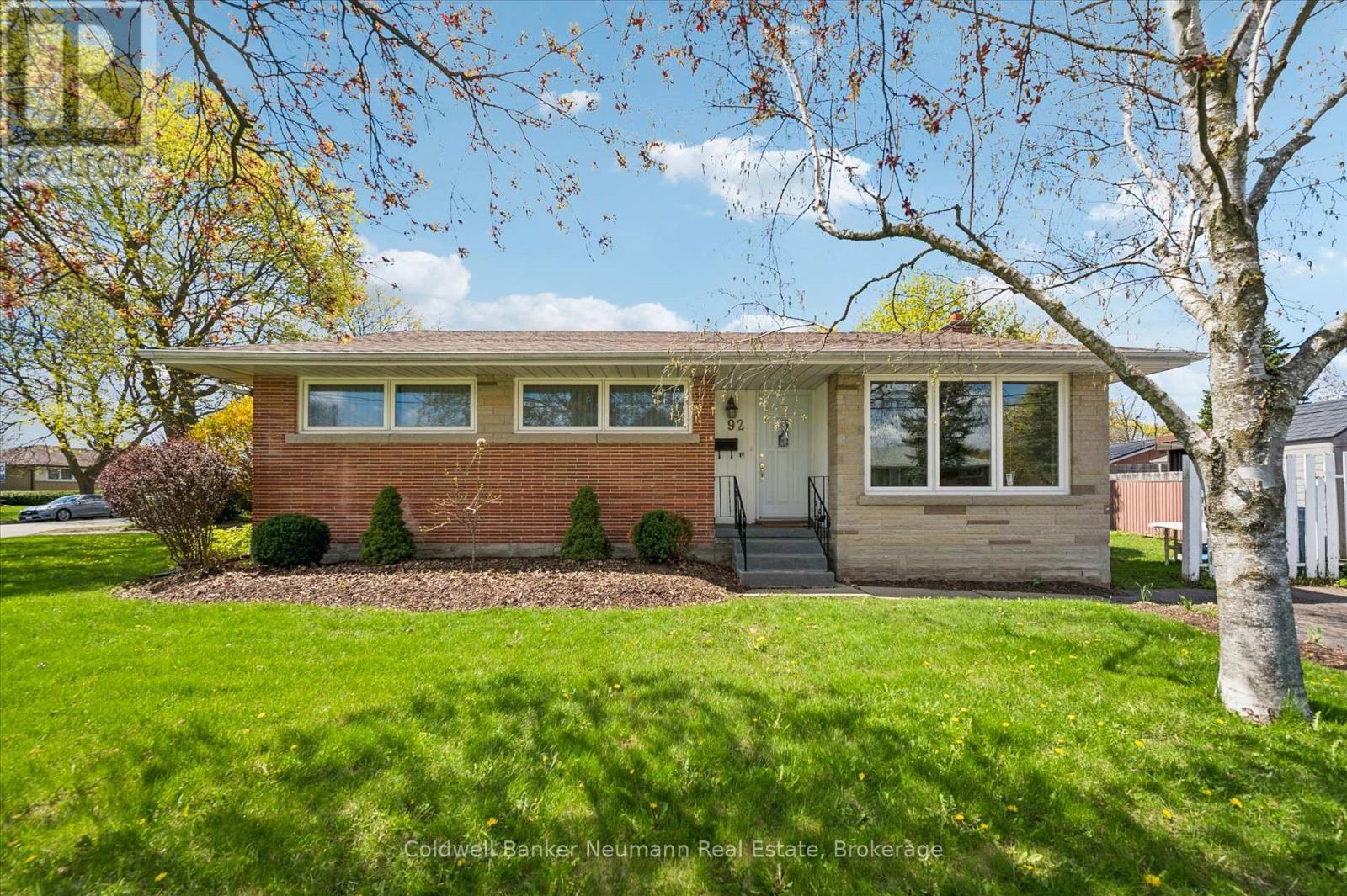 92 VICTORIA ROAD N, Guelph, Ontario