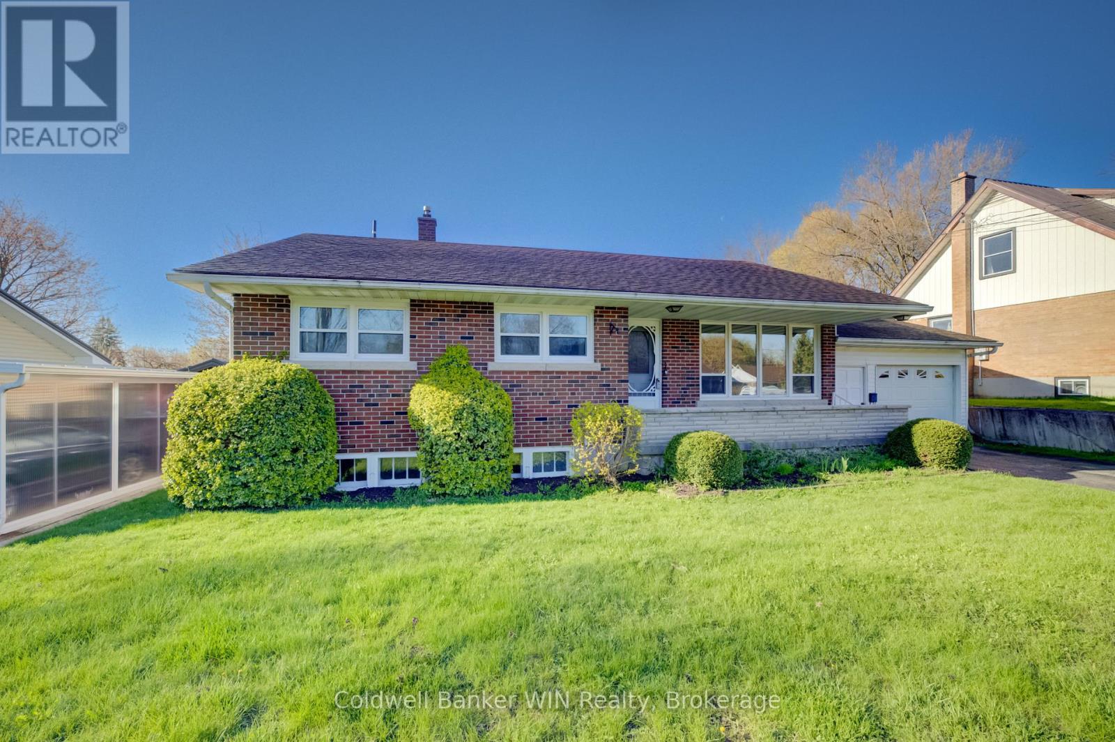 560 Prince Charles Street, Wellington North, Ontario  N0G 2L3 - Photo 2 - X13110584