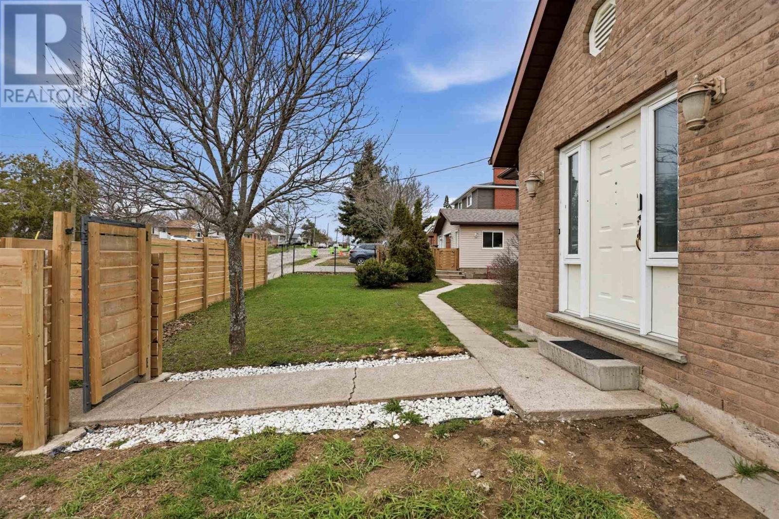 6 Moluch St, Sault Ste. Marie, Ontario  P6B 3G8 - Photo 7 - SM260948