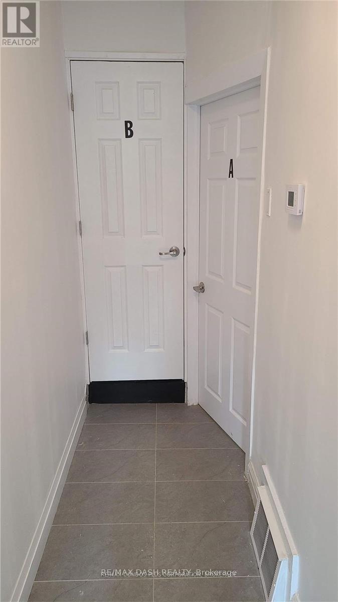 Upper - 13 Hocken Avenue, Toronto, Ontario  M6G 2K1 - Photo 19 - C13110368