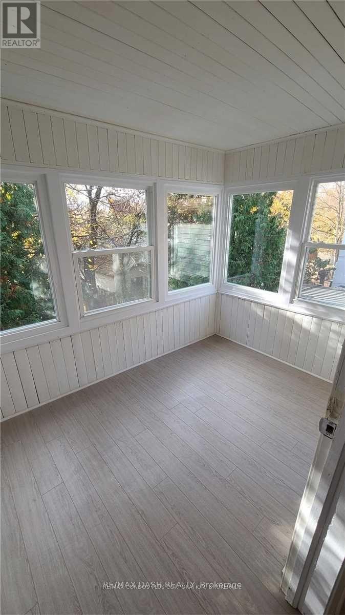 Upper - 13 Hocken Avenue, Toronto, Ontario  M6G 2K1 - Photo 5 - C13110368