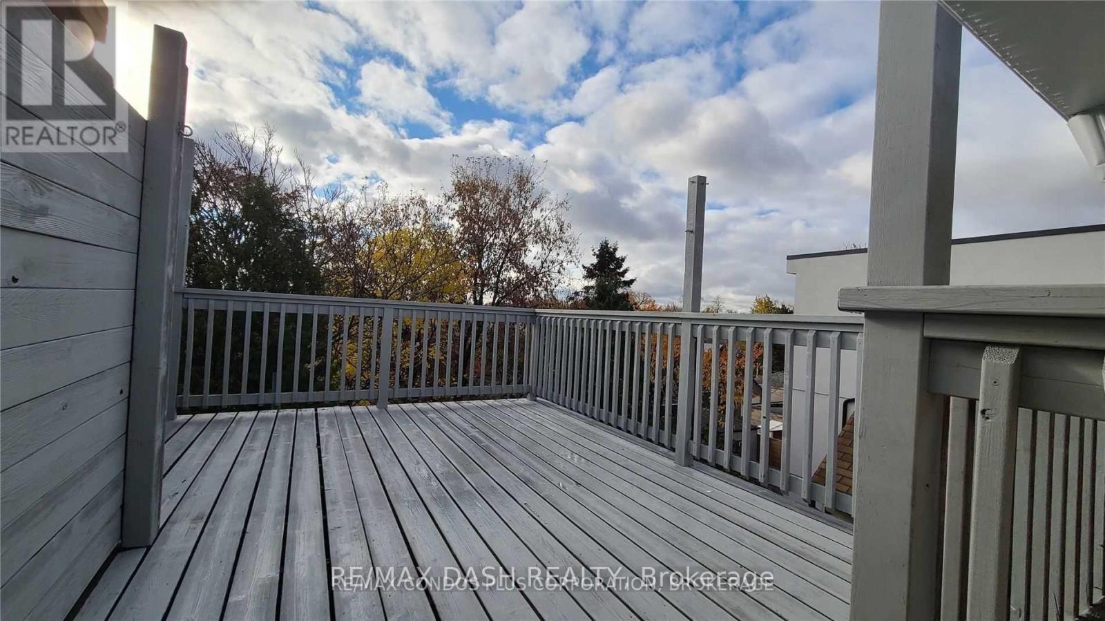Upper - 13 Hocken Avenue, Toronto, Ontario  M6G 2K1 - Photo 6 - C13110368