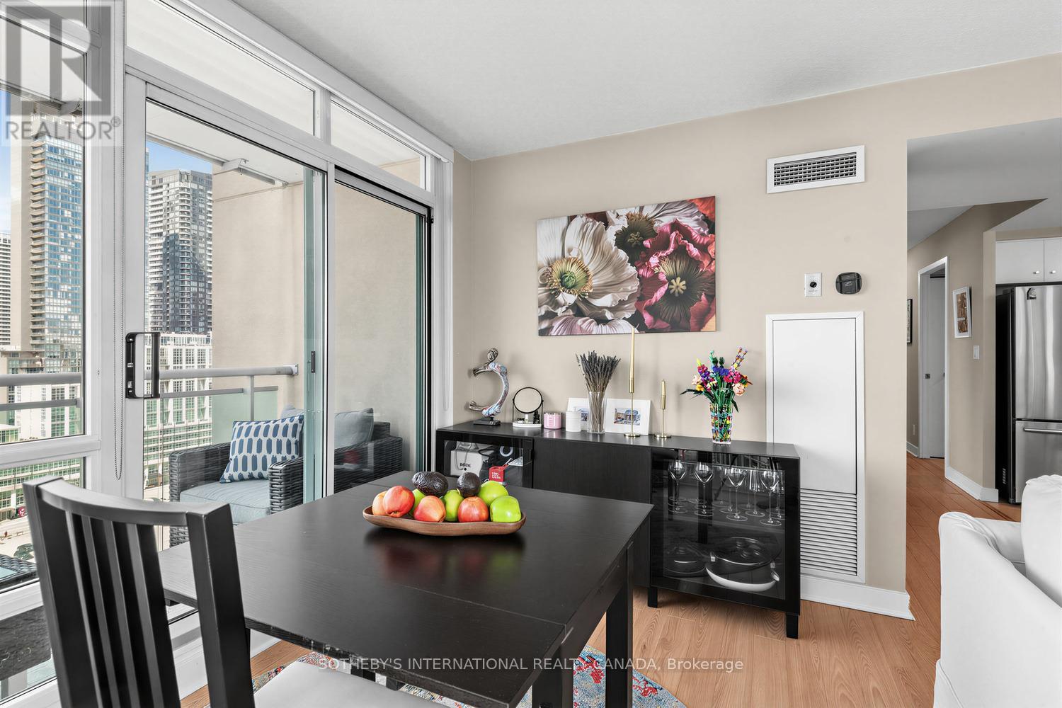 2102 - 381 Front Street W, Toronto, Ontario  M5V 3R8 - Photo 10 - C13110512
