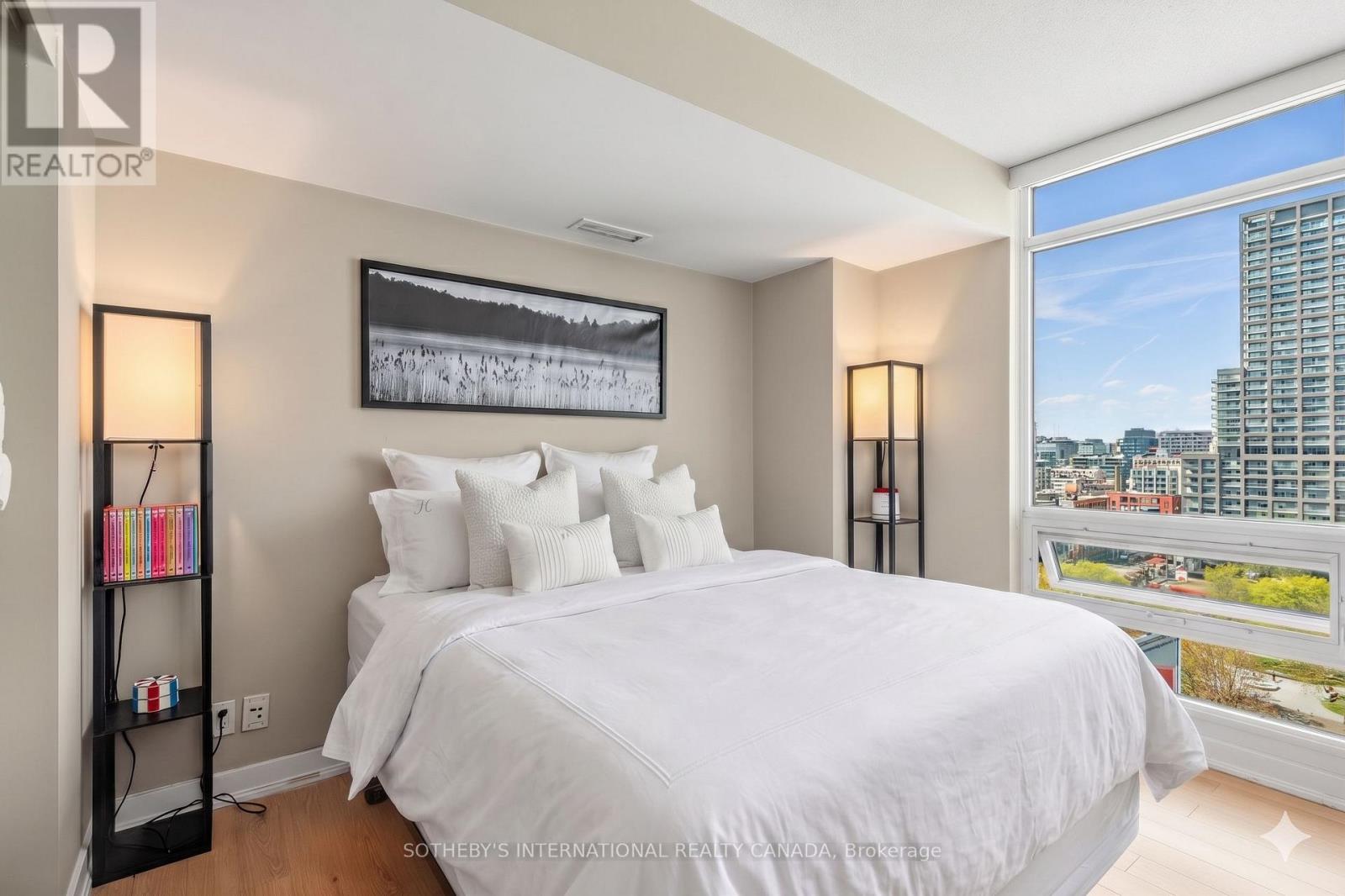 2102 - 381 Front Street W, Toronto, Ontario  M5V 3R8 - Photo 12 - C13110512