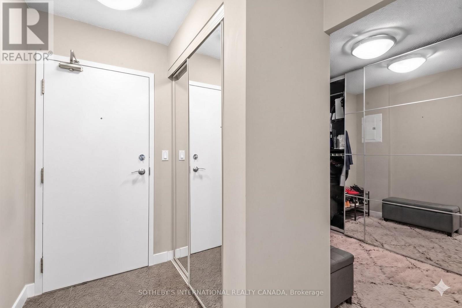 2102 - 381 Front Street W, Toronto, Ontario  M5V 3R8 - Photo 16 - C13110512