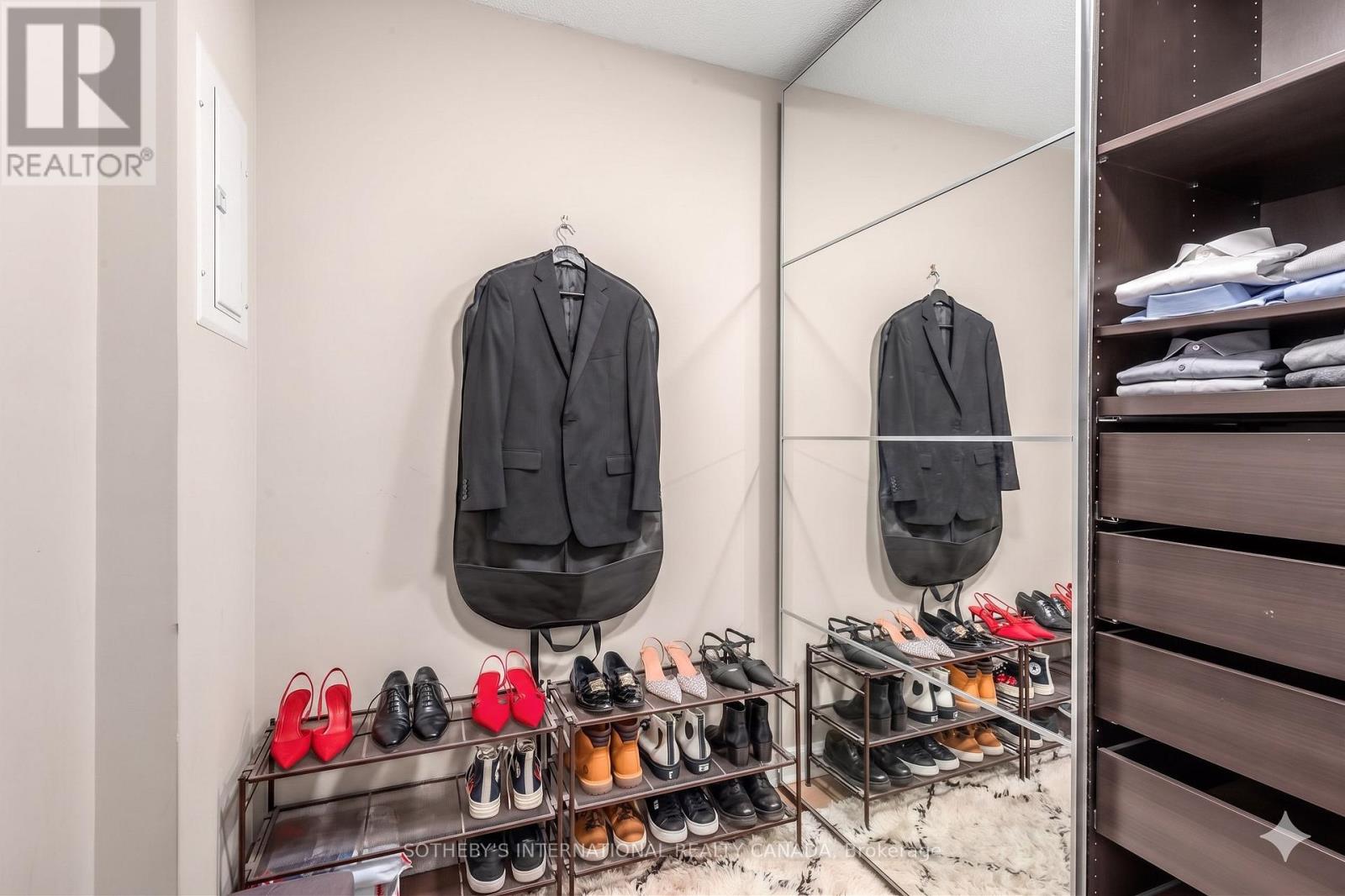 2102 - 381 Front Street W, Toronto, Ontario  M5V 3R8 - Photo 17 - C13110512