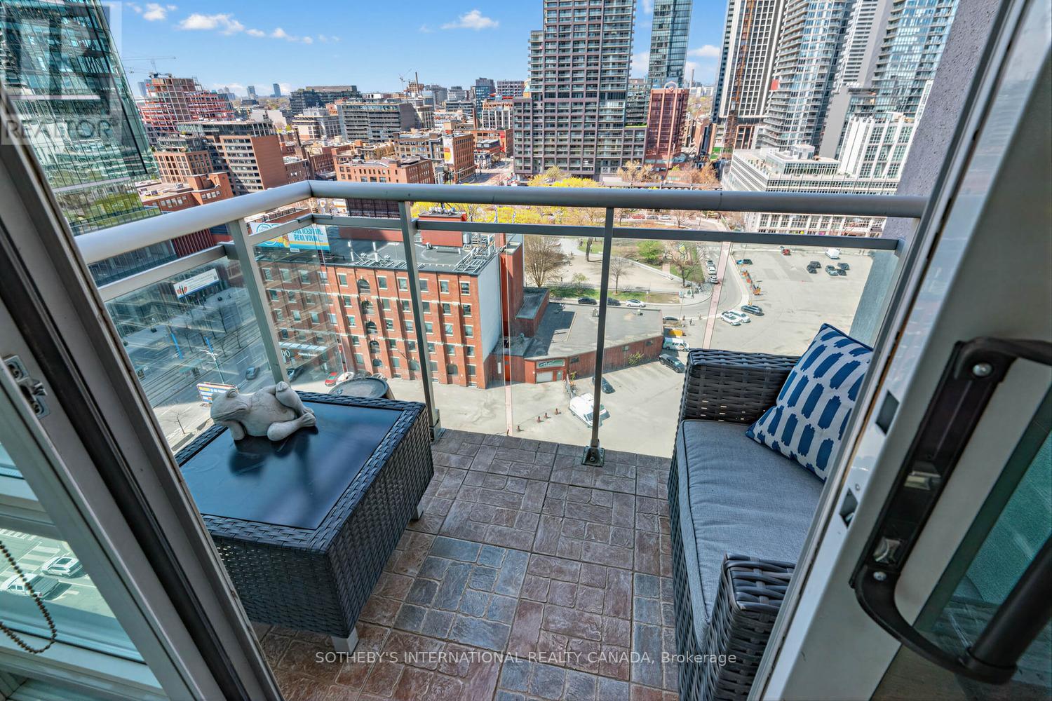 2102 - 381 Front Street W, Toronto, Ontario  M5V 3R8 - Photo 19 - C13110512
