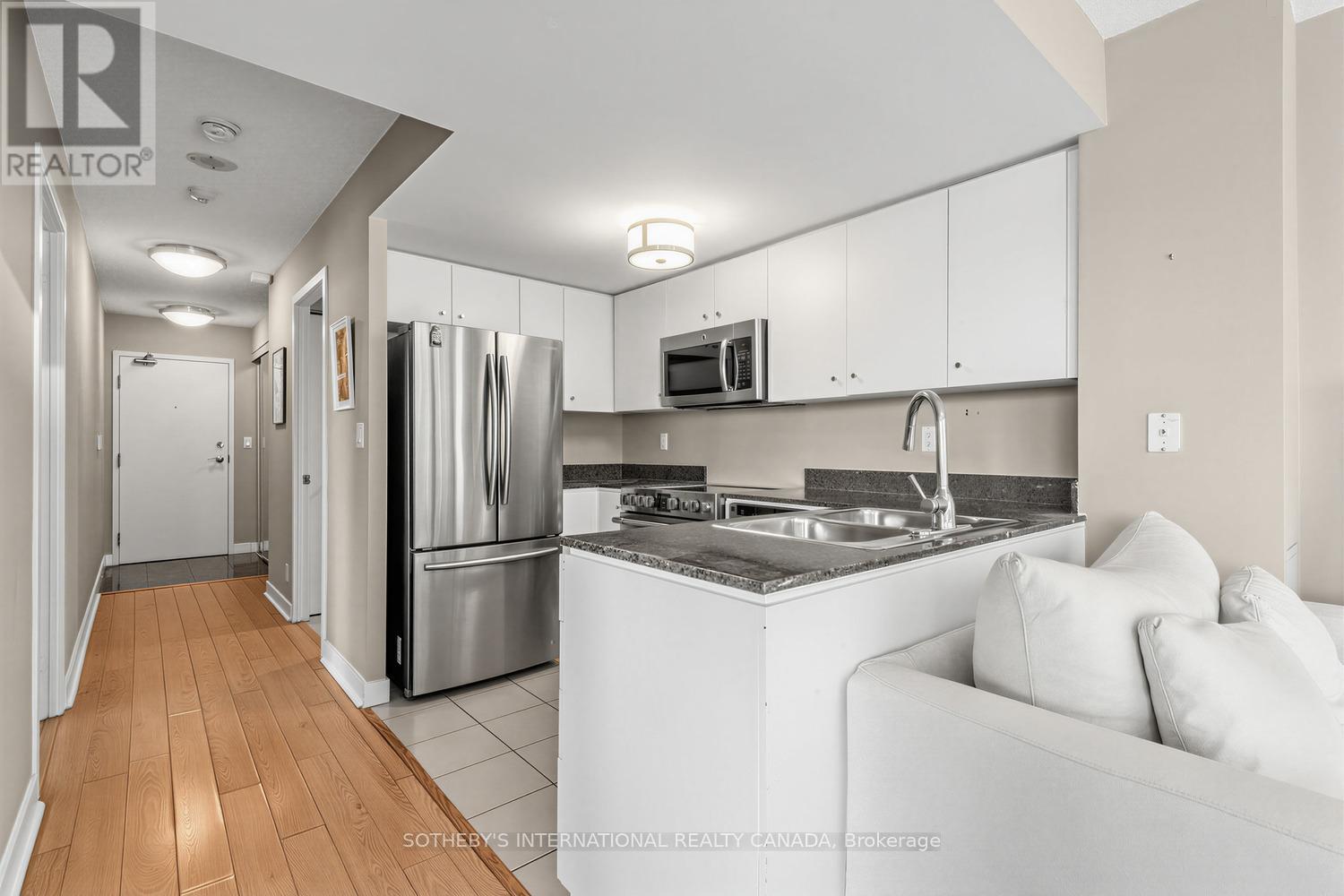 2102 - 381 Front Street W, Toronto, Ontario  M5V 3R8 - Photo 4 - C13110512