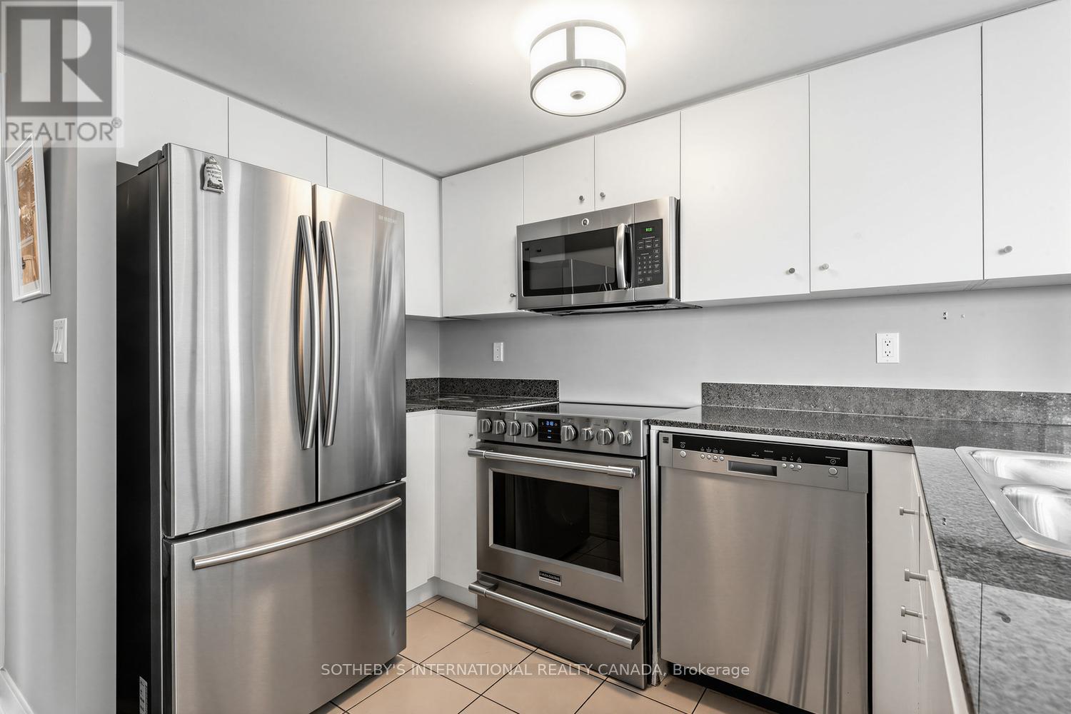 2102 - 381 Front Street W, Toronto, Ontario  M5V 3R8 - Photo 5 - C13110512