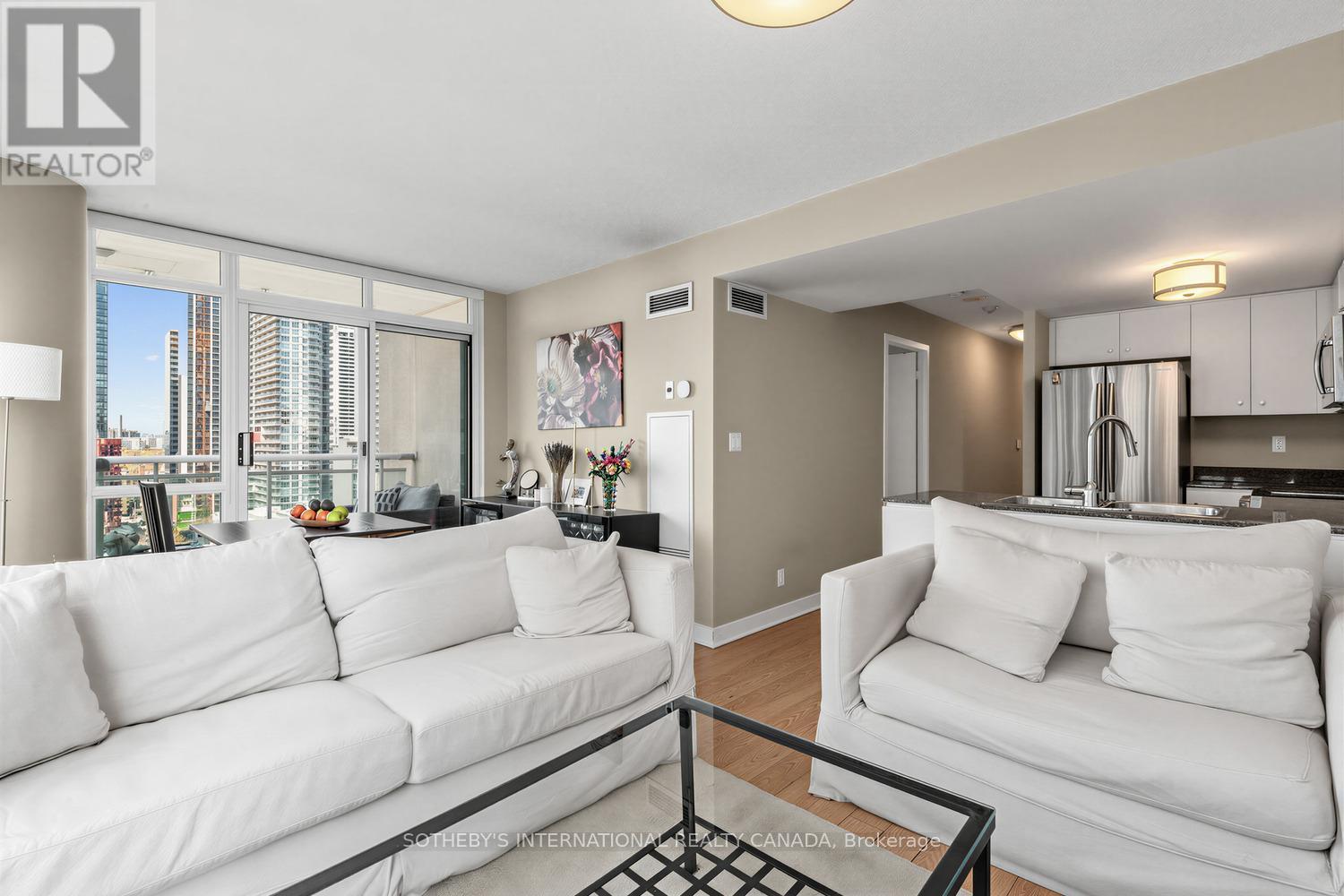 2102 - 381 Front Street W, Toronto, Ontario  M5V 3R8 - Photo 9 - C13110512