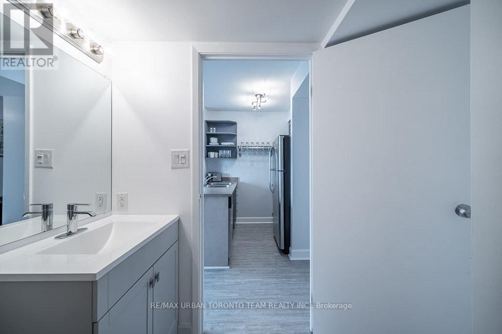 1601 - 650 Queens Quay Boulevard, Toronto, Ontario  M5V 3N2 - Photo 13 - C13110566