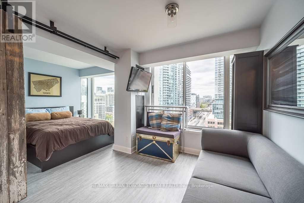 1601 - 650 Queens Quay Boulevard, Toronto, Ontario  M5V 3N2 - Photo 17 - C13110566