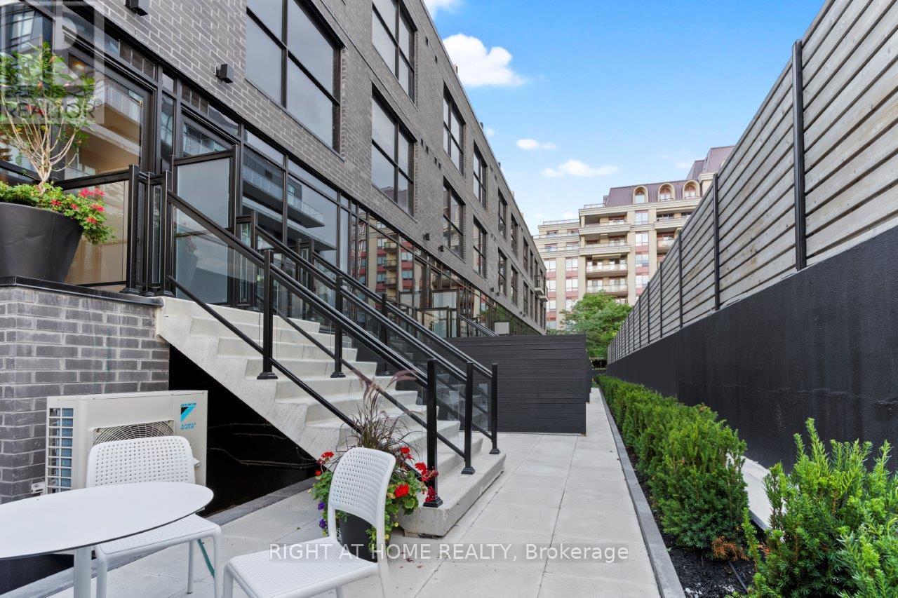 25 - 12 Dervock Crescent, Toronto, Ontario  M2K 1A7 - Photo 2 - C13110580