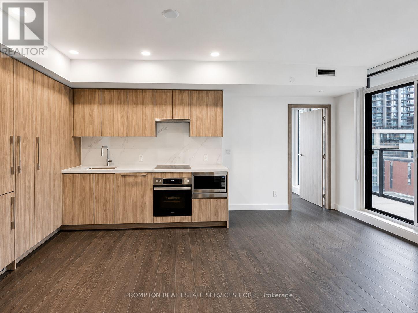 906 - 38 WIDMER STREET, Toronto, Ontario