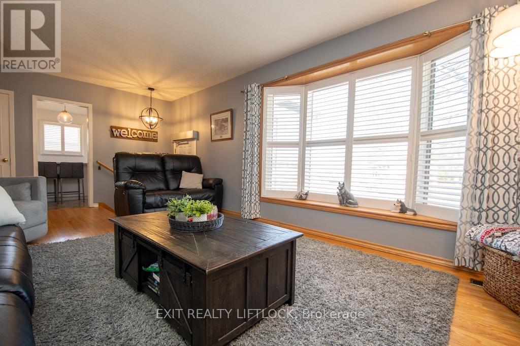 871 Westdale Avenue, Peterborough, Ontario  K9H 6C5 - Photo 4 - X12977952