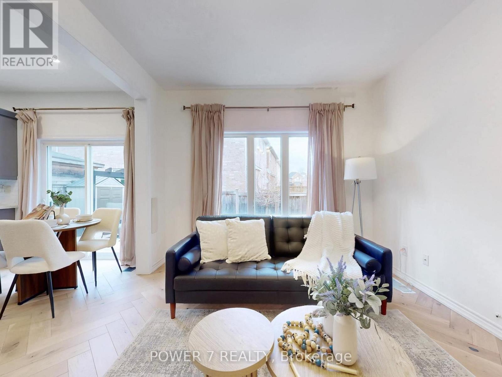 45 Lost Pond Crescent, Whitchurch-Stouffville, Ontario  L4A 0R4 - Photo 3 - N13110484