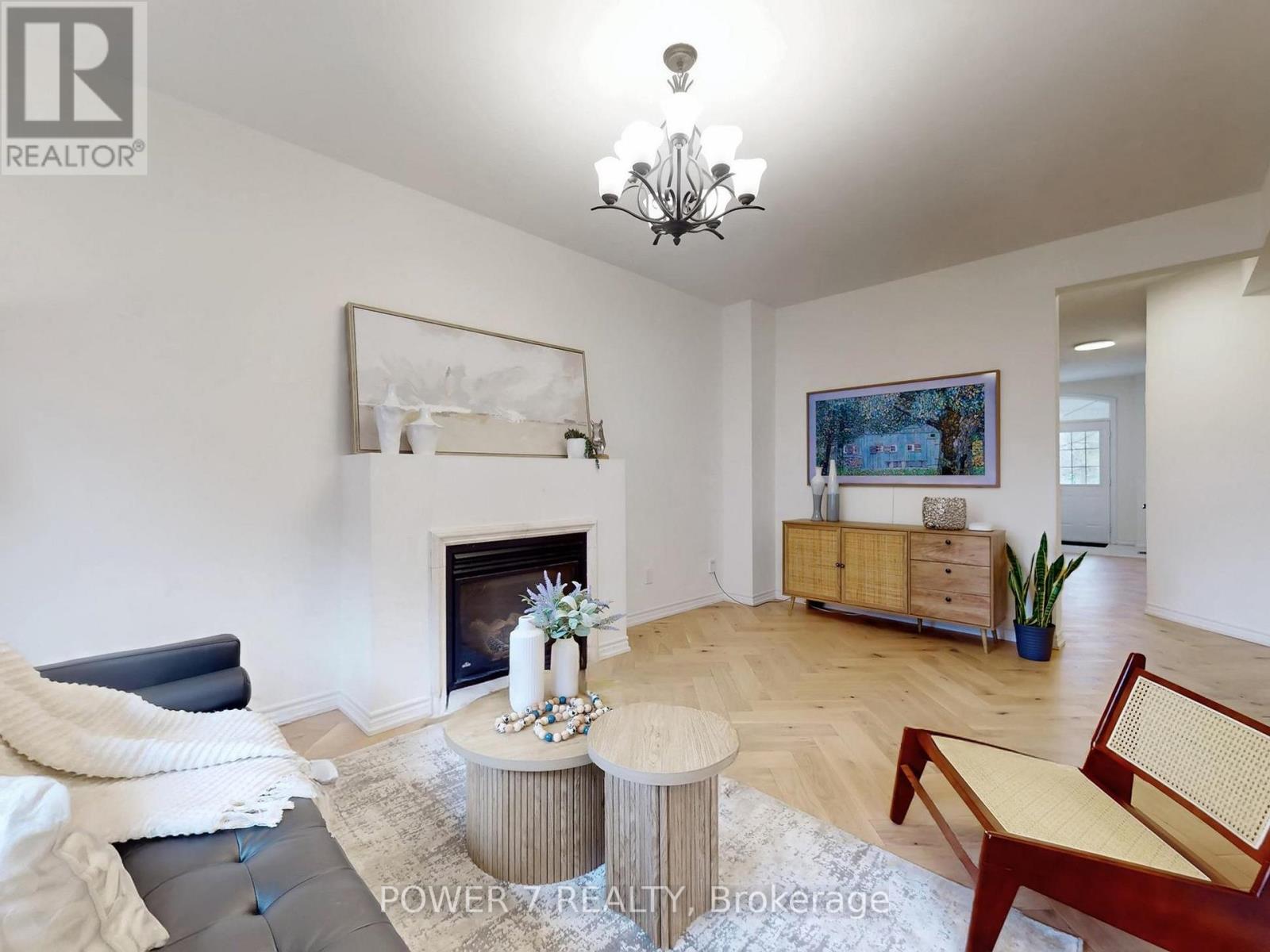 45 Lost Pond Crescent, Whitchurch-Stouffville, Ontario  L4A 0R4 - Photo 5 - N13110484