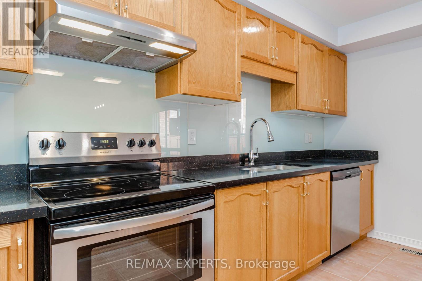 131 Legnano Crescent, Vaughan, Ontario  L4H 2B6 - Photo 9 - N13110590