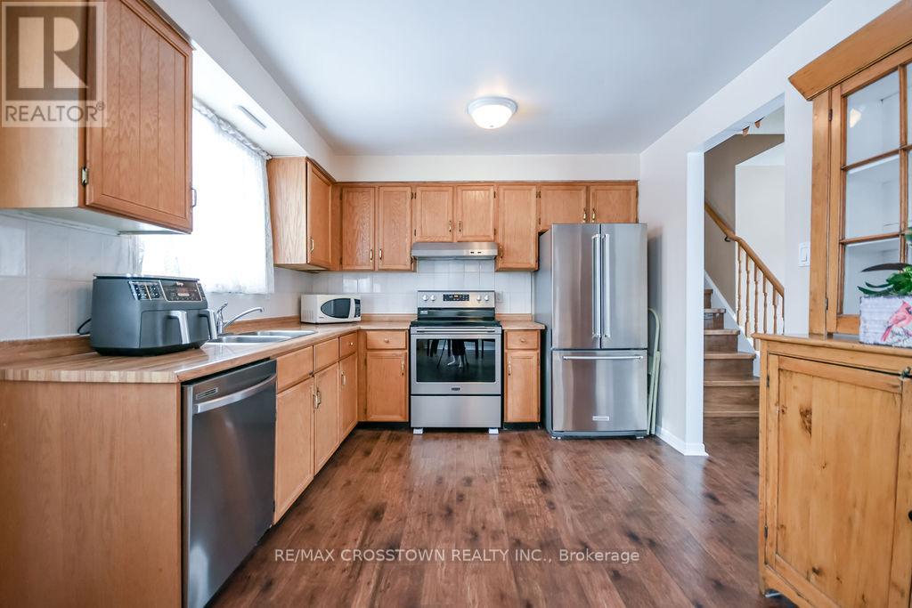 169 Oriole Drive, East Gwillimbury, Ontario  L9N 1G9 - Photo 18 - N12970652