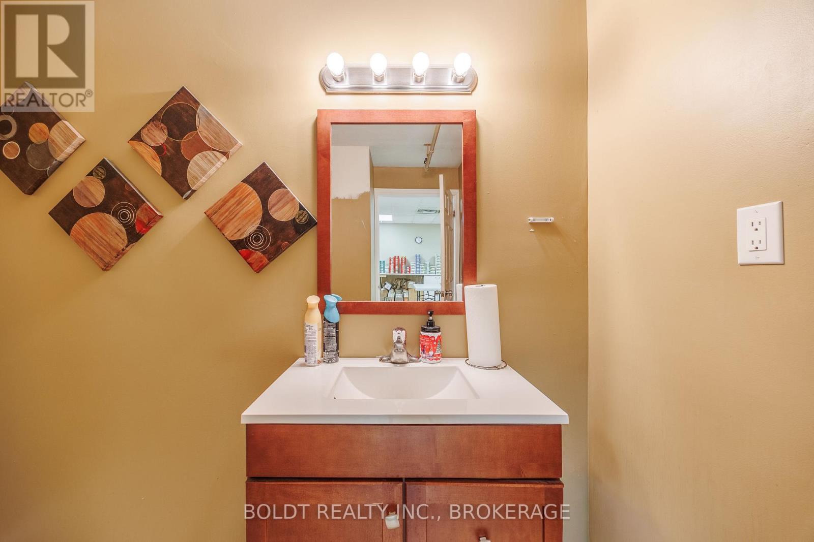 120 - 325 Welland Avenue, St. Catharines, Ontario  L2R 2R2 - Photo 13 - X12731962