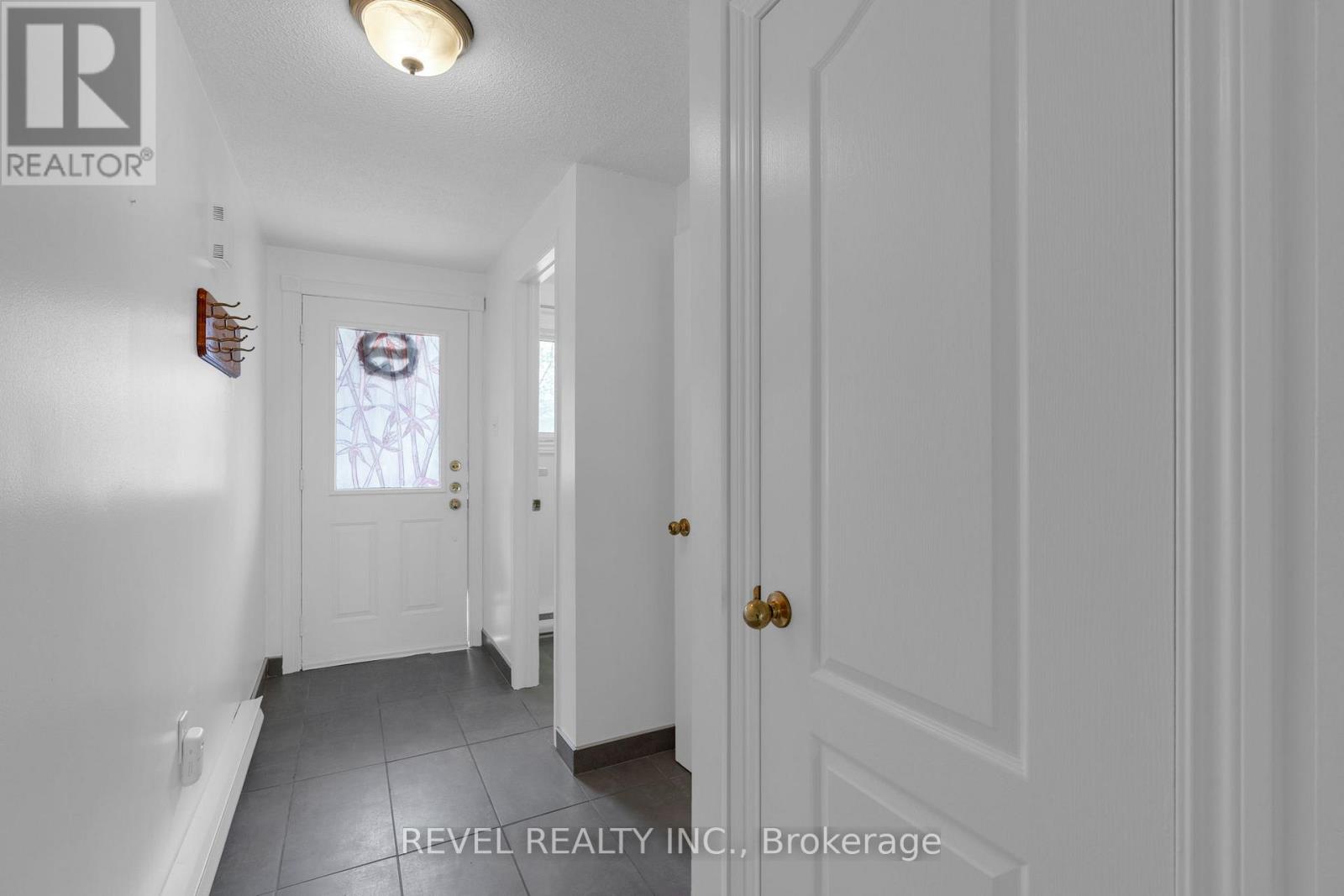 16 Quail Crescent, Barrie, Ontario  L4N 6X1 - Photo 3 - S13110452