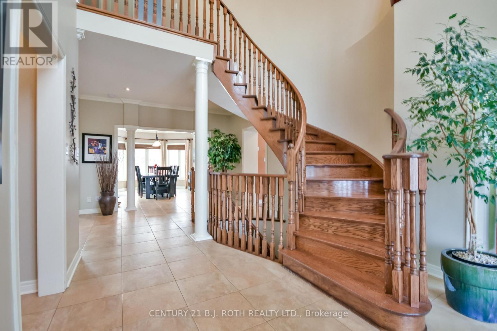 38 Camelot Square, Barrie (Innis-Shore), Ontario  L4M 0C3 - Photo 4 - S13110578