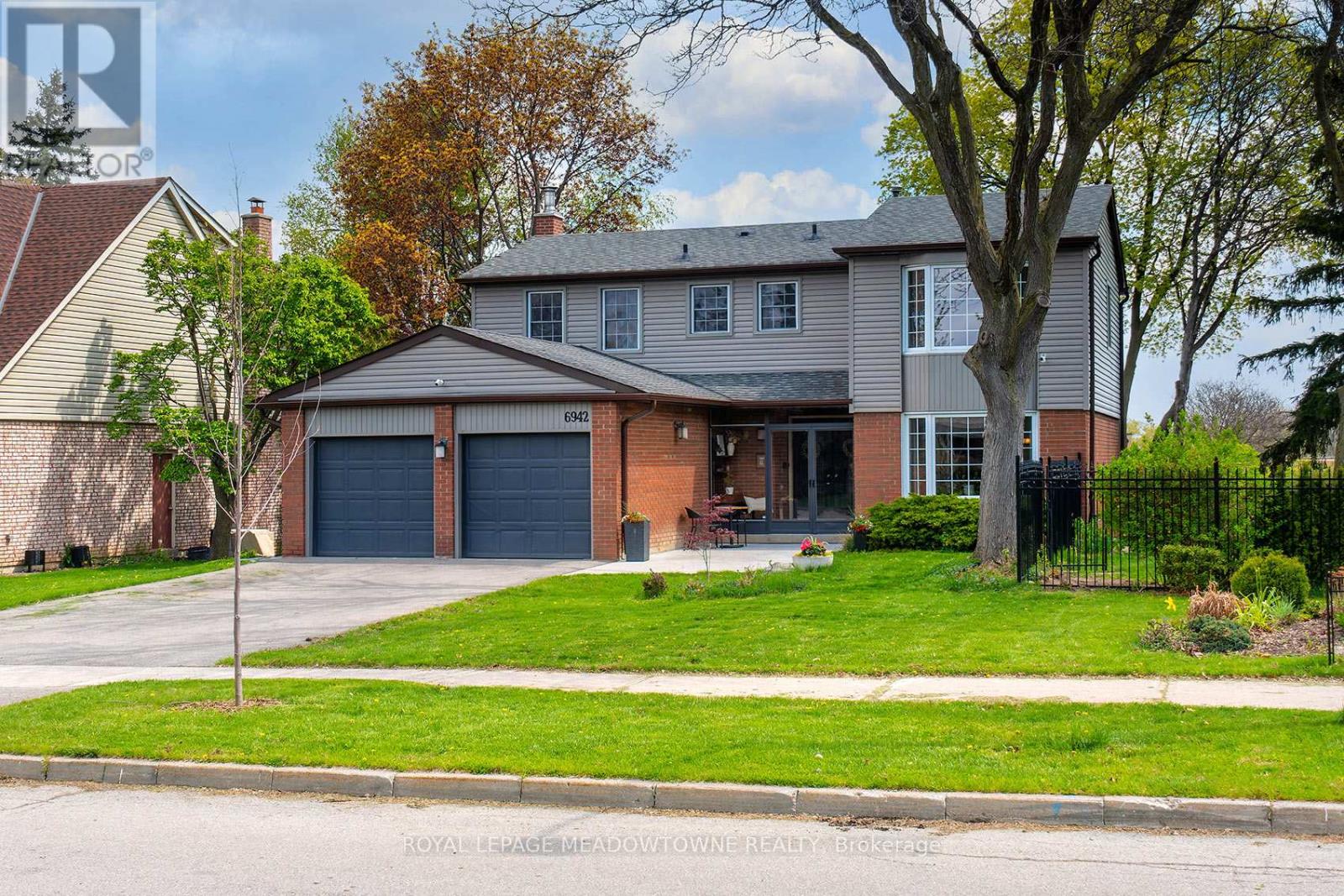 6942 Barrisdale Drive, Mississauga, Ontario  L5N 2H4 - Photo 4 - W13110506