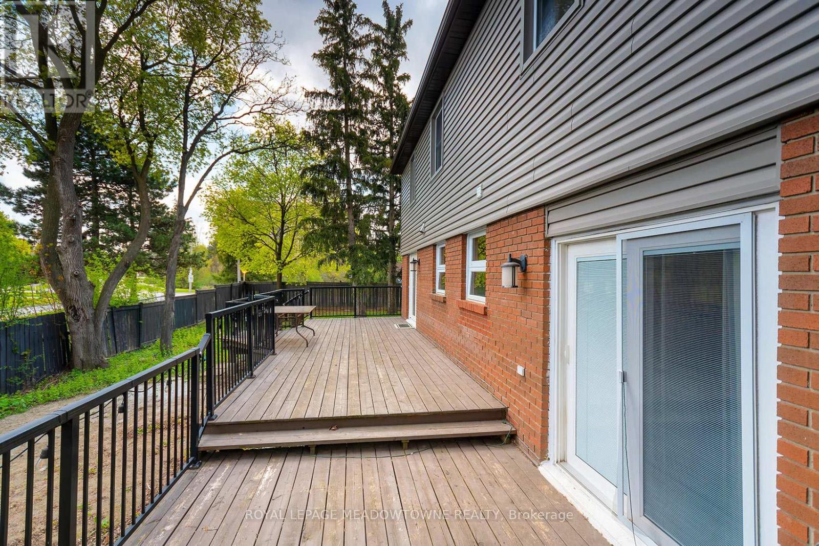 6942 Barrisdale Drive, Mississauga, Ontario  L5N 2H4 - Photo 9 - W13110506