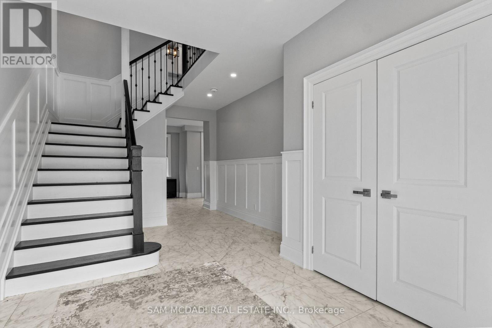15 Old Oak Drive, Toronto, Ontario  M9A 1A3 - Photo 8 - W13110526