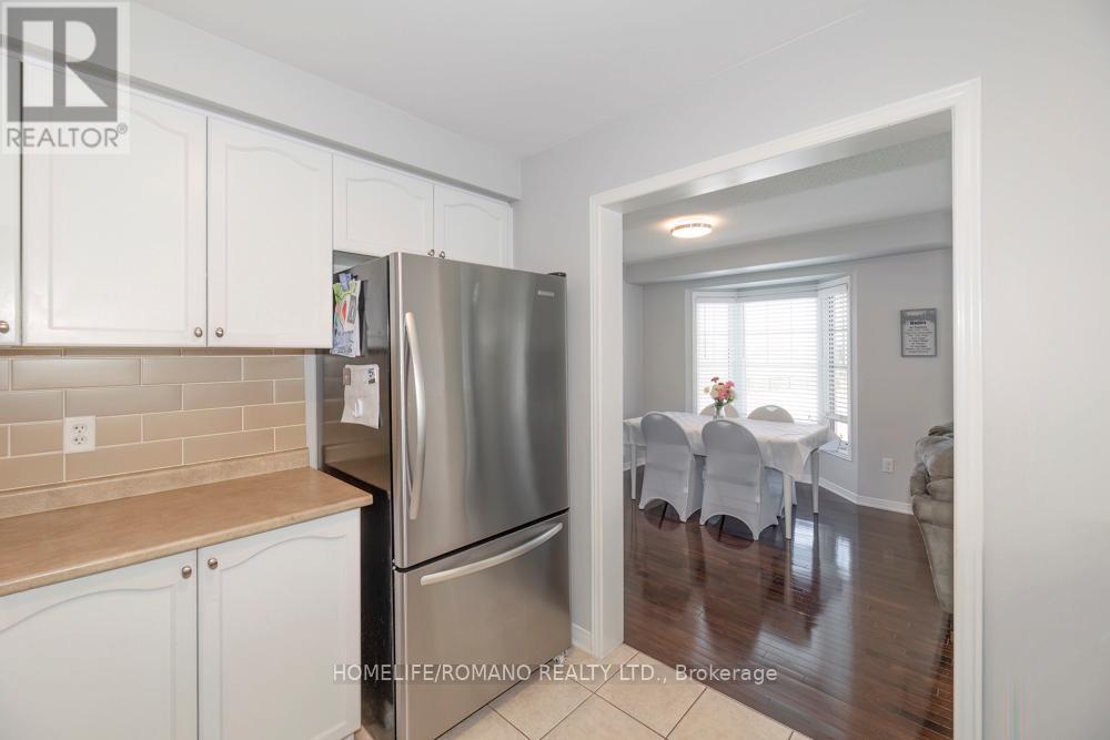 31 Davenhill Road, Brampton, Ontario  L6P 3E1 - Photo 12 - W13110556