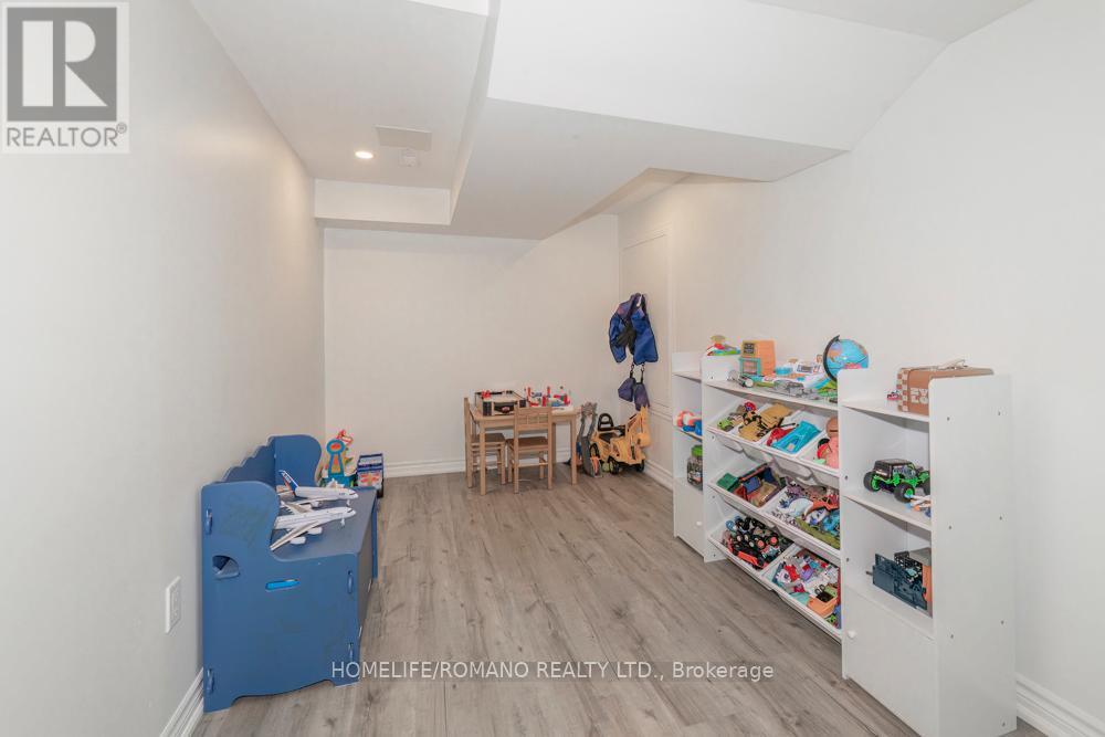 31 Davenhill Road, Brampton, Ontario  L6P 3E1 - Photo 24 - W13110556