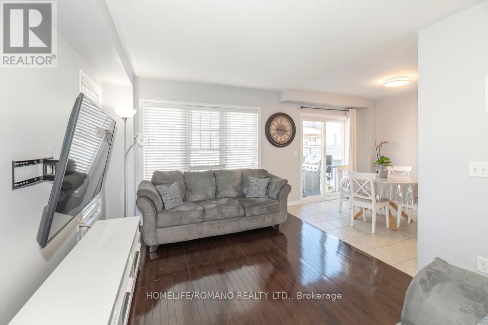 31 Davenhill Road, Brampton, Ontario  L6P 3E1 - Photo 5 - W13110556