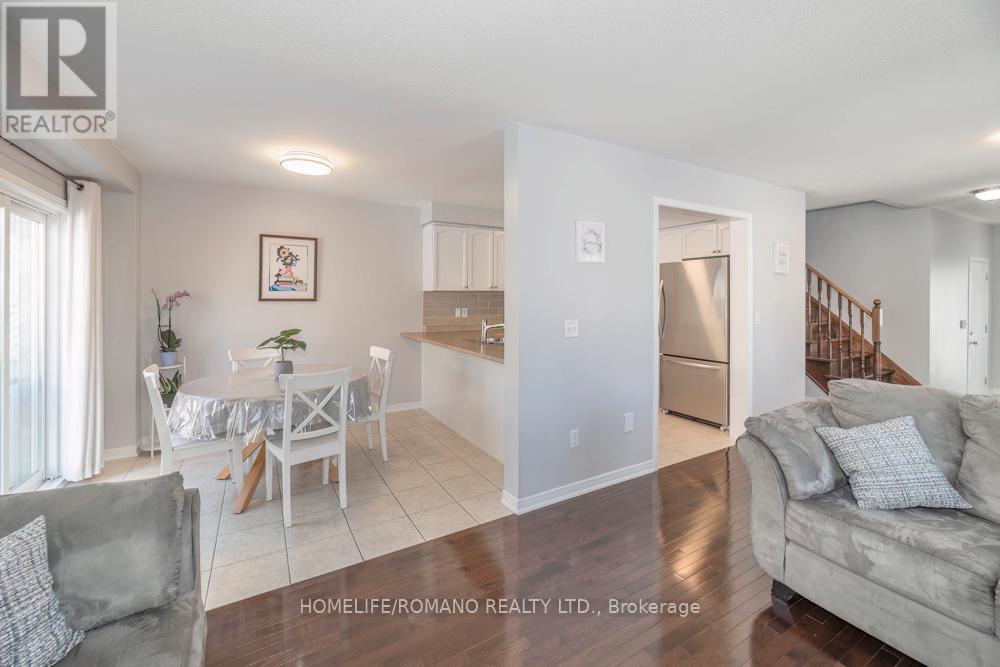 31 Davenhill Road, Brampton, Ontario  L6P 3E1 - Photo 7 - W13110556