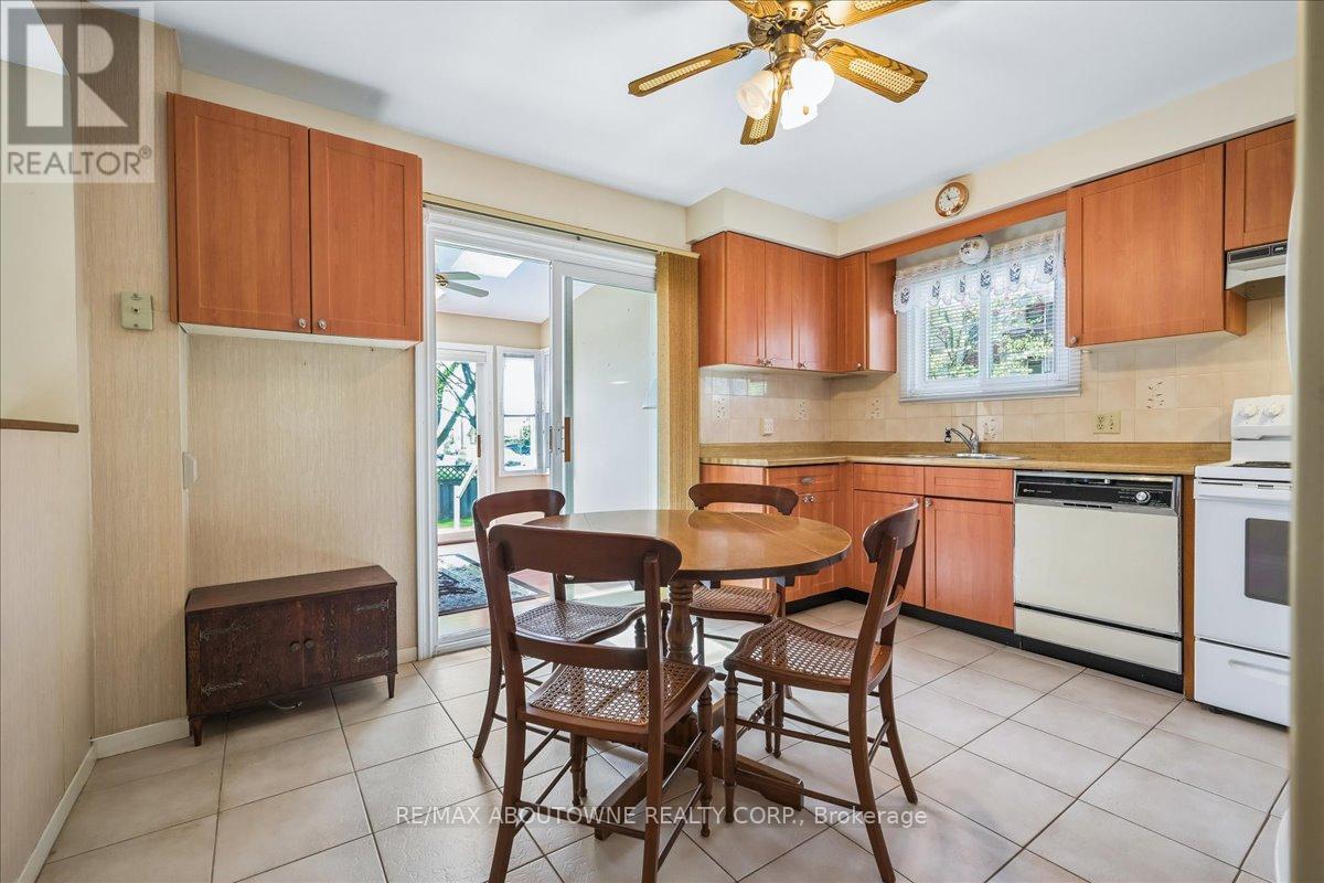 2330 Marine Drive, Oakville, Ontario  L6L 1C3 - Photo 17 - W13110560