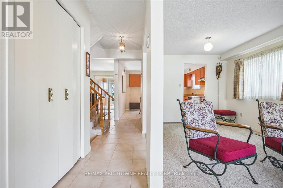 2330 Marine Drive, Oakville, Ontario  L6L 1C3 - Photo 4 - W13110560