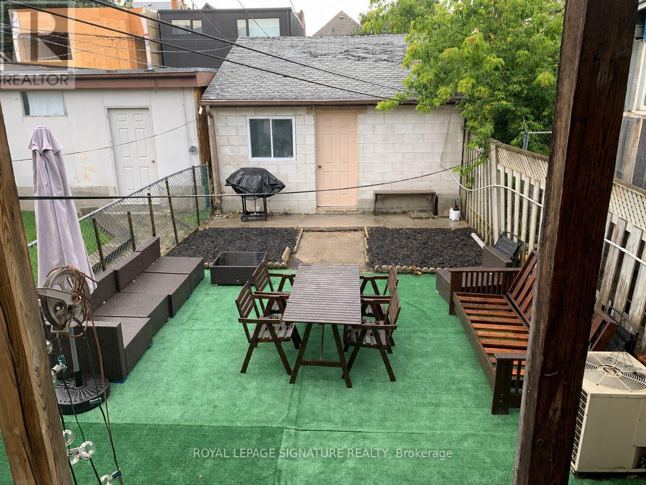 Upper - 1149 Dufferin Street, Toronto, Ontario  M6H 4B7 - Photo 10 - W13110586