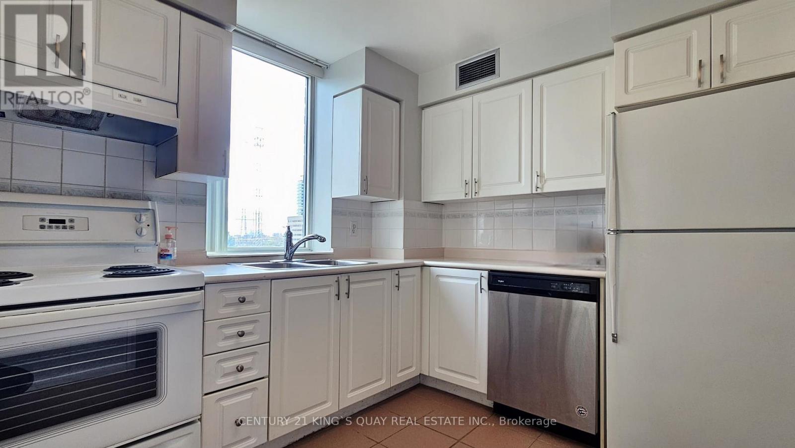 500 - 28 Pemberton Avenue, Toronto, Ontario  M2M 4L1 - Photo 14 - C13030096