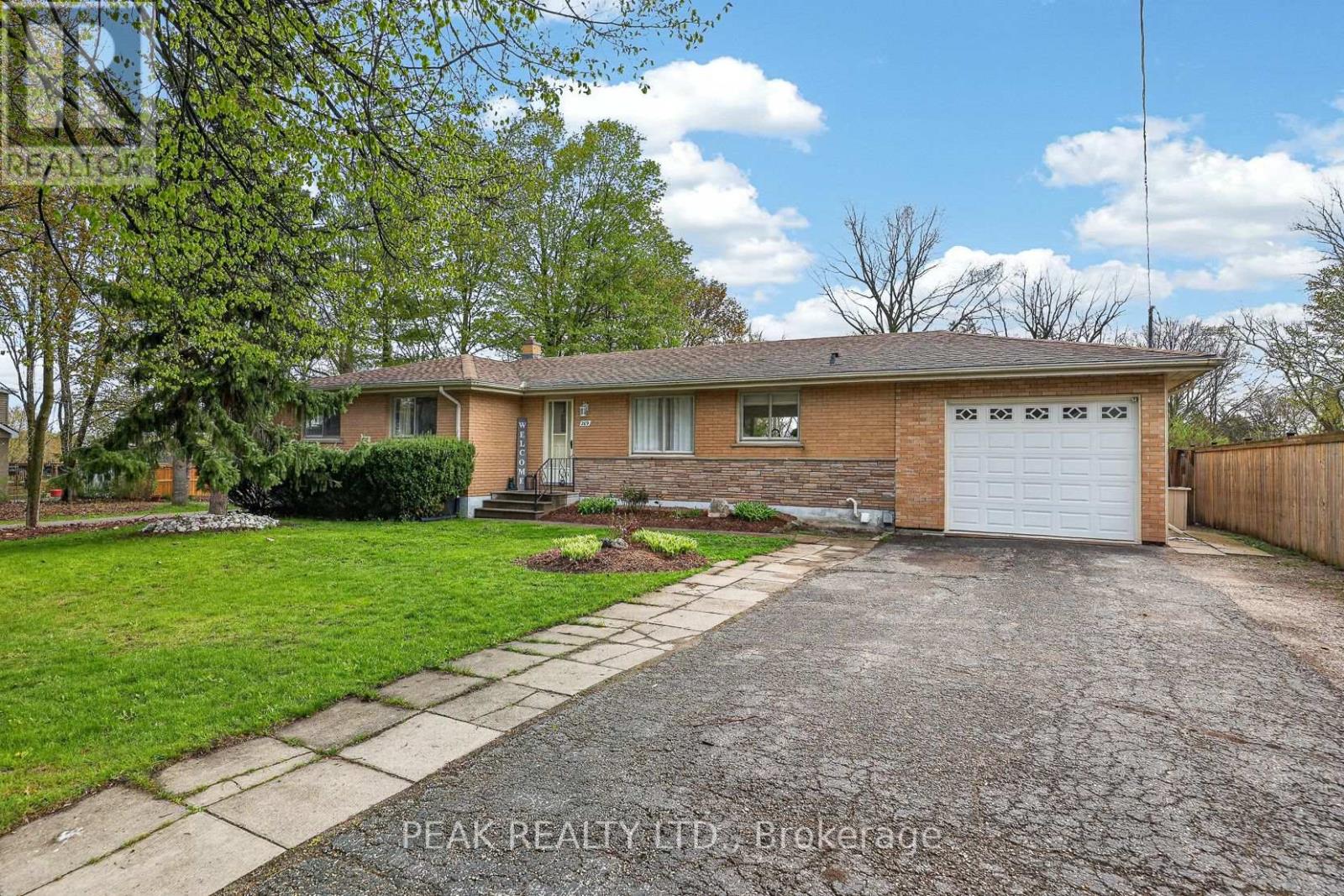 269 Robinson Street, Woodstock, Ontario  N4S 3B8 - Photo 2 - X13110418