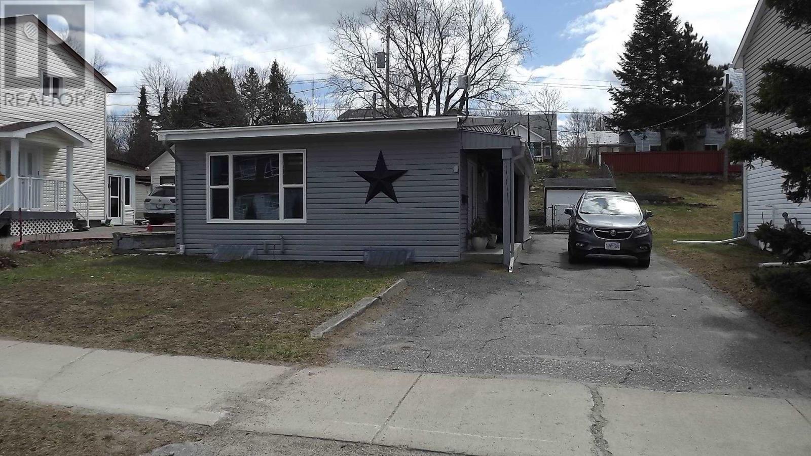 107 Hutchison AVE, Elliot Lake, Ontario
