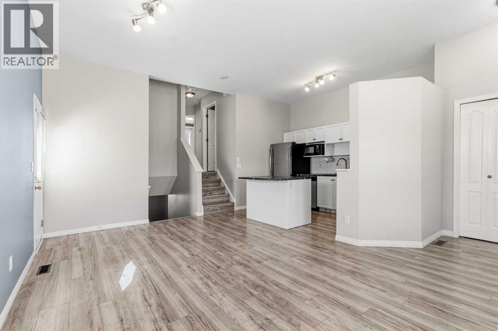 344 Drummond Avenue, Red Deer, Alberta  T4R 3B6 - Photo 4 - A2308471