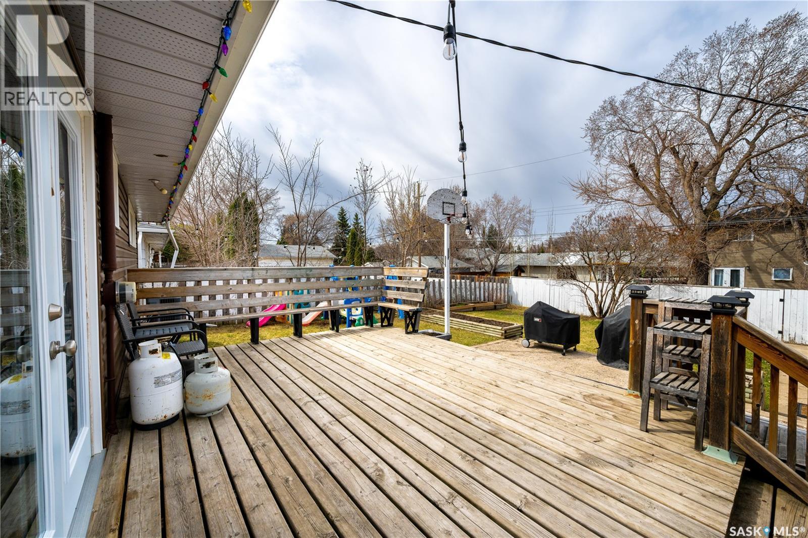2406 Irvine Avenue, Saskatoon, Saskatchewan  S7J 2A8 - Photo 6 - SK035553