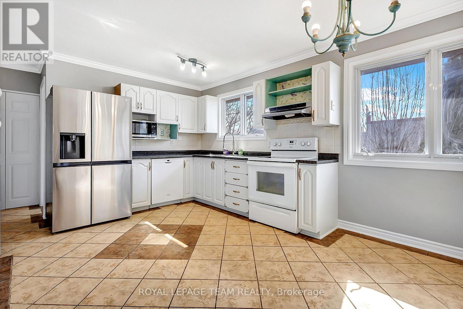 925 Moorvale Street, Ottawa, Ontario  K1K 3K9 - Photo 13 - X13110746
